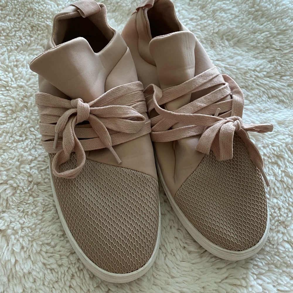 Steve Madden Sneakers
